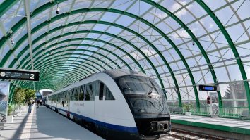Trenurile Gara de Nord – Aeroport Otopeni au început să circule de azi și deja au apărut primele întârzieri