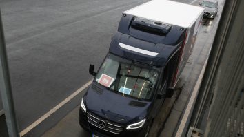 Campania de vaccinare în România începe mâine. Primele doze cu serul anti-Covid au ajuns la Institutul Cantacuzino