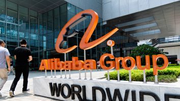 Fondatorul companiei Alibaba a concendiat o angajată care susține că a fost agresată sexual