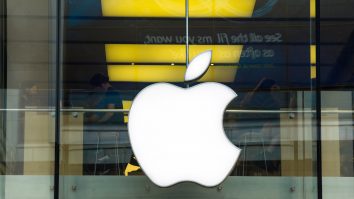 Apple, acuzată că monopolizează ilegal distribuția în AppStore. Cine dă în judecată compania