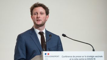Un ministru francez anunță că este gay. Clement Beaune vrea să viziteze „zona fără LGBT” din Polonia