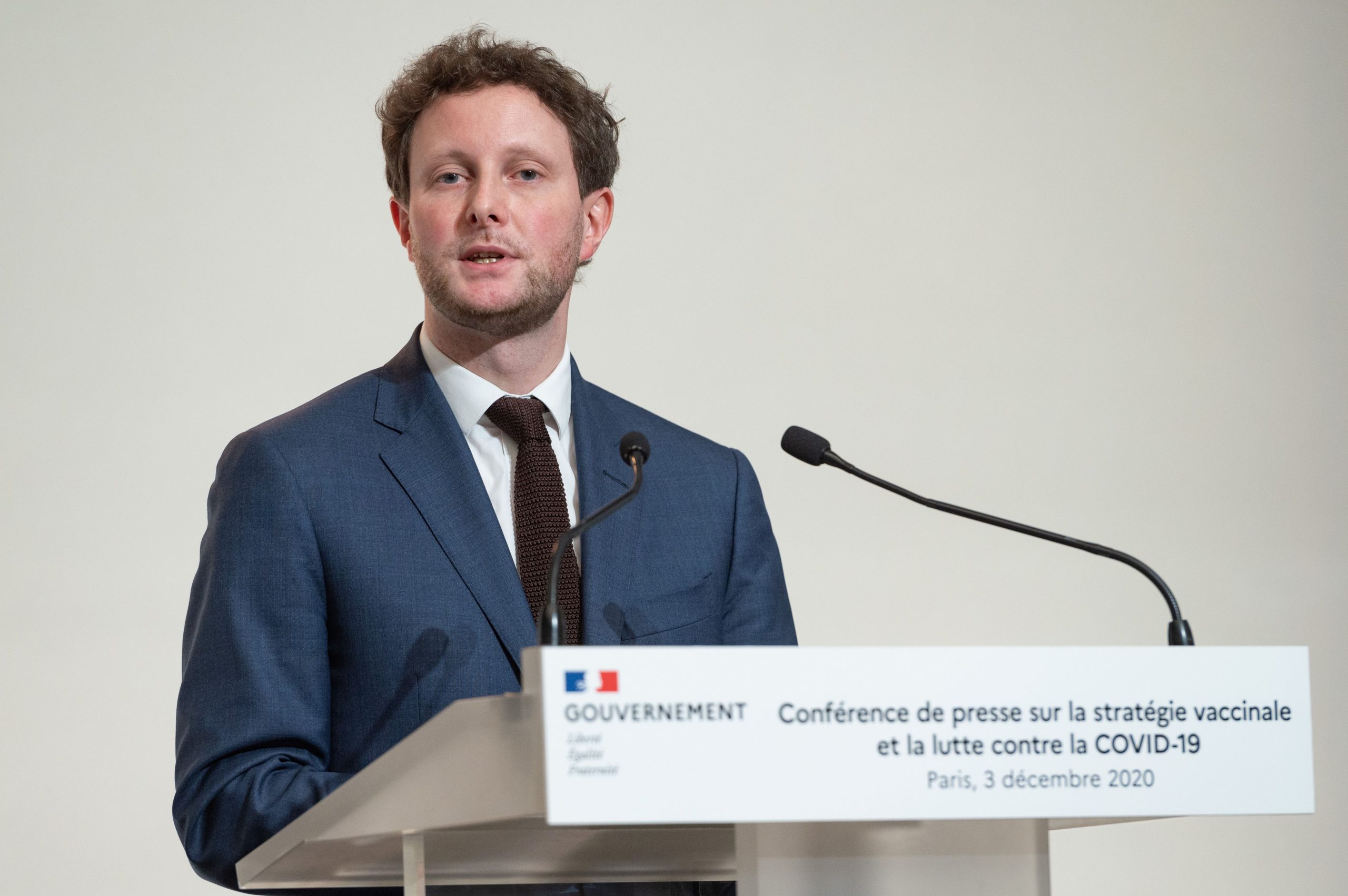 Un ministru francez anunță că este gay. Clement Beaune vrea să viziteze „zona fără LGBT” din Polonia