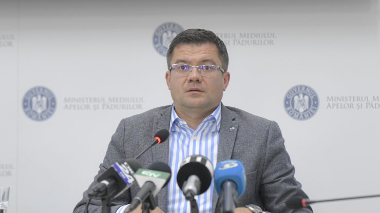 Curg acuzațiile la „Apele Române”: Angajați ai companiei, muncitori la ferma lui Costel Alexe