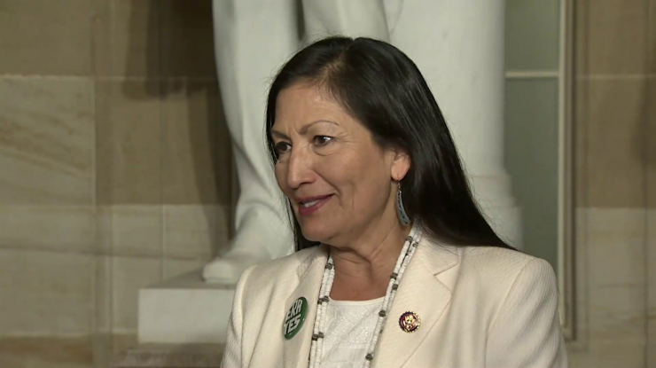 O amerindiană a fost numită de Biden la șefia Departamentului de Interne. Este primul nativ american care ajunge în această funcție