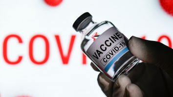 România va primi vaccinul, dar nu are cui să-l administreze. Medicii din spitale refuză imunizarea: „Nu suntem siguri de ce reacţii poate da acest vaccin”