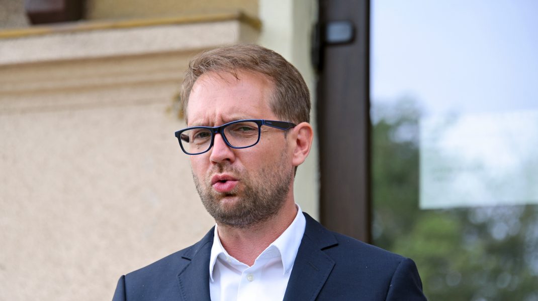 Primarul Timișoarei a intrat în izolare, după ce doi colaboratori ai săi au fost depistați cu Covid