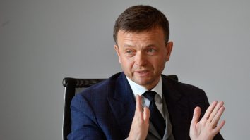 Jaroslav Hascak, ridicat de la sediul companiei Penta de zeci de polițiști înarmați cu mitraliere