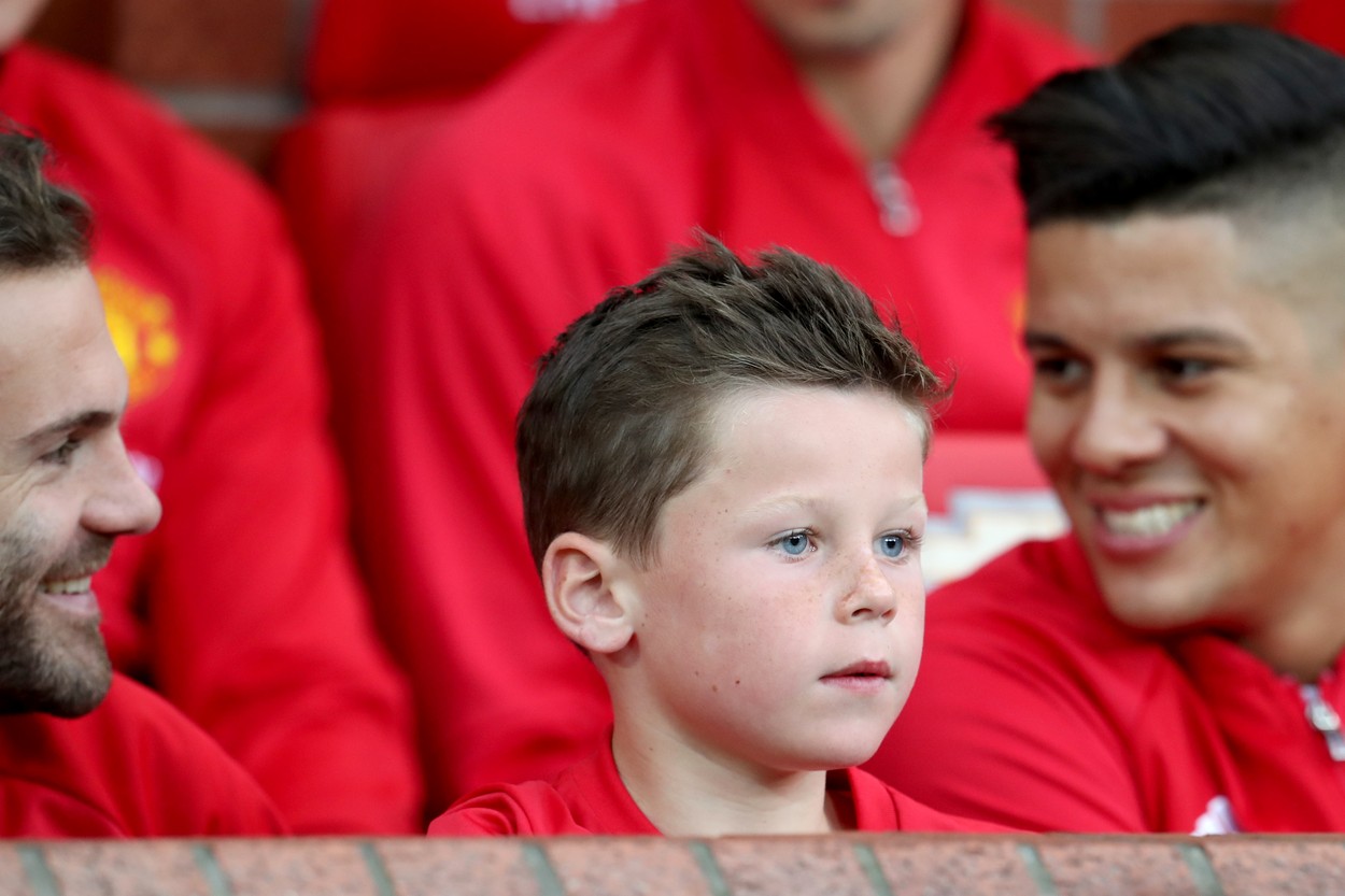 Fiul lui Wayne Rooney e pe cai mari. Kai Rooney a semnat  primul său contract profesionist