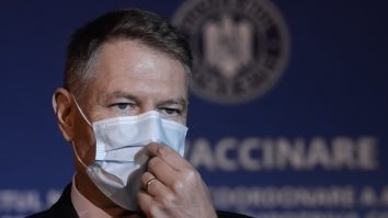 Fiecare partid merge la Cotroceni cu propria propunere de premier. Diana Șoșoacă participă la consultări din partea AUR. Lista completă a delegațiilor