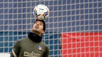 Luis Suarez, prins cu fițuica în buzunar. A trișat la examenul pentru cetățenia italiană