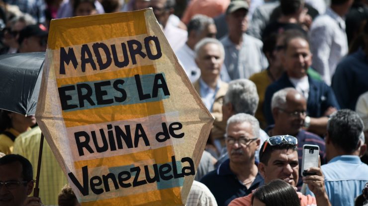 Venezuela își alege reprezentanții în Adunarea Națională. Opoziția încearcă să oprească scrutinul