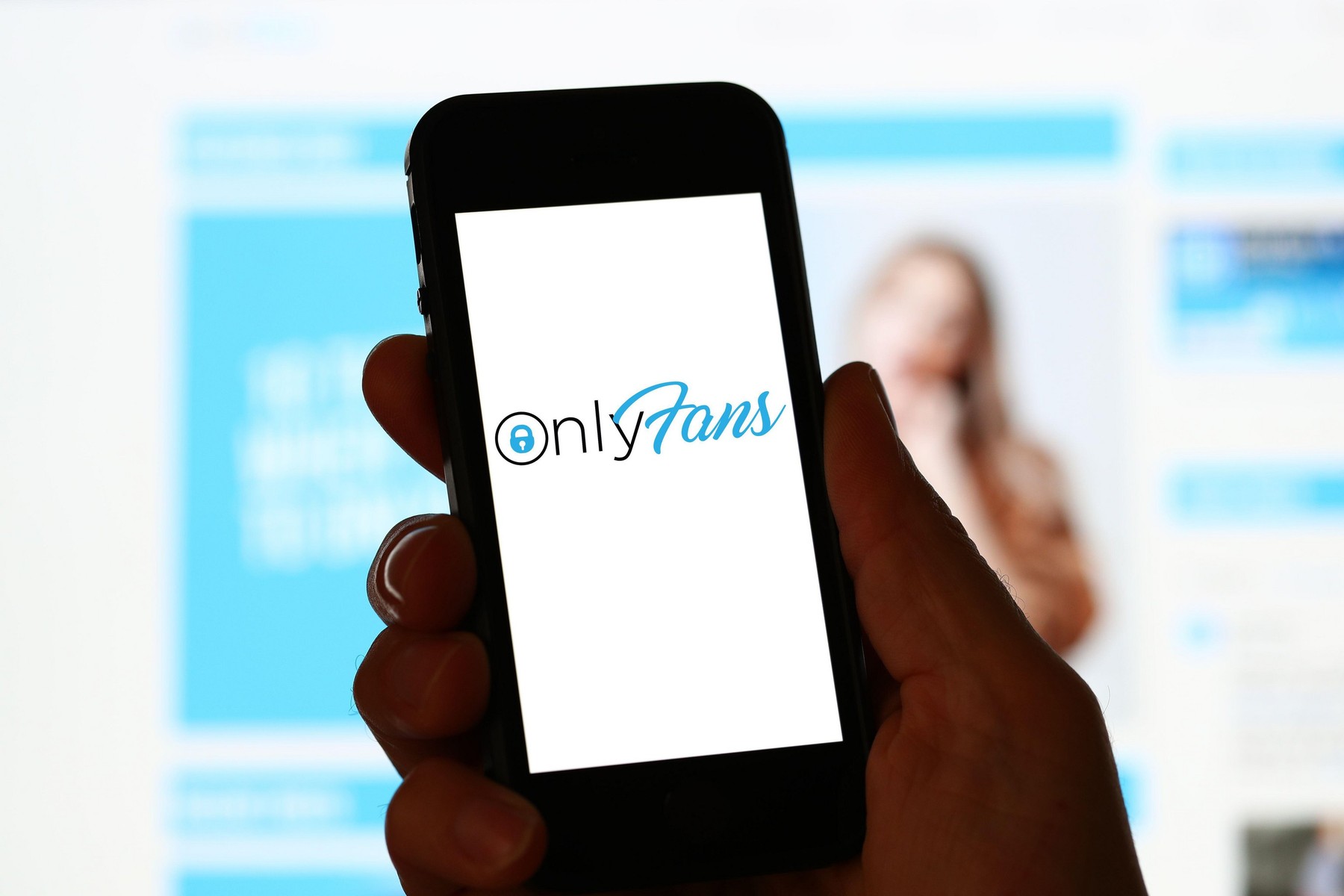 Noua rețea de socializare OnlyFans a avut câștiguri de 2 miliarde de dolari în 2020