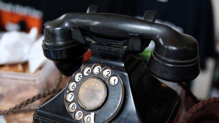 Primul telefon din lume a fost instalat pe 1 decembrie, la Casa Albă. Numărul la care putea fi apelat