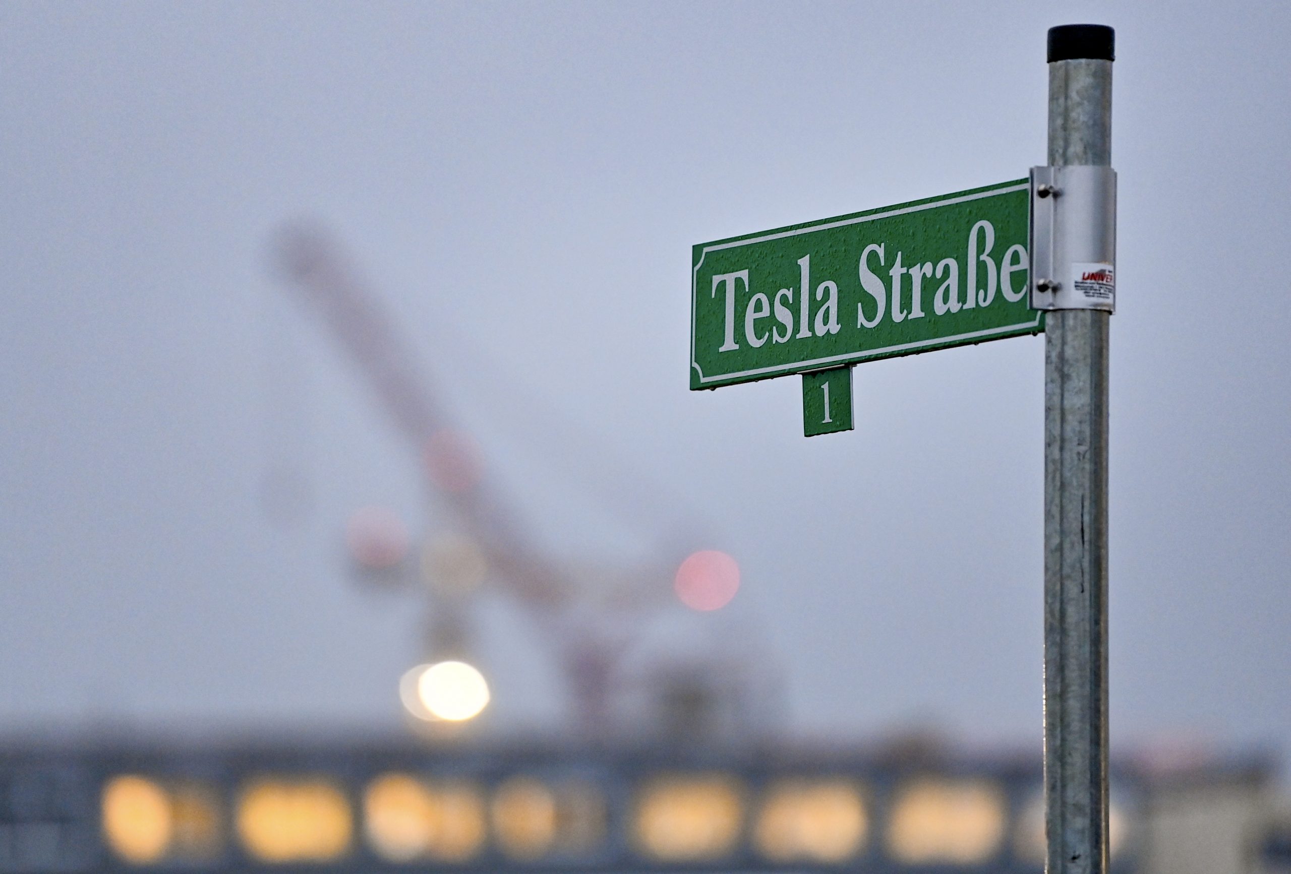 Elon Musk nu găsește angajați pentru fabrica din Germania. Salariile oferite de șeful Tesla