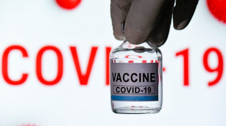 Eurodeputaţii USR PLUS cer Comisiei Europene desecretizarea contractelor de achiziţionare a vaccinurilor anti-COVID-19