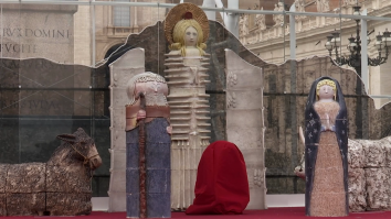 Scena nașterii din Vatican stârnește controverse online. Darth Vader și un astronaut, „vedete” în scena biblică