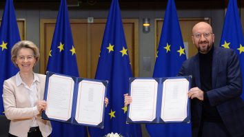 Oficialii UE au semnat acordul Brexit. Când iese oficial Marea Brutanie din Uniunea Europeană