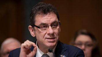 Albert Bourla vorbind