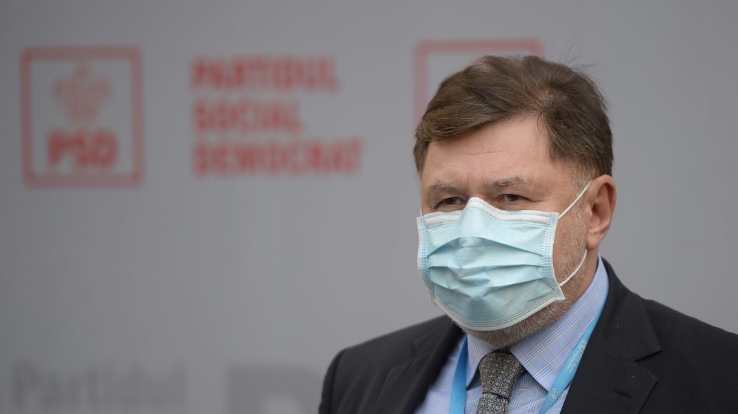 Alexandru Rafila a anunțat că are COVID: „Am purtat mască”. De unde a luat boala oficialul OMS