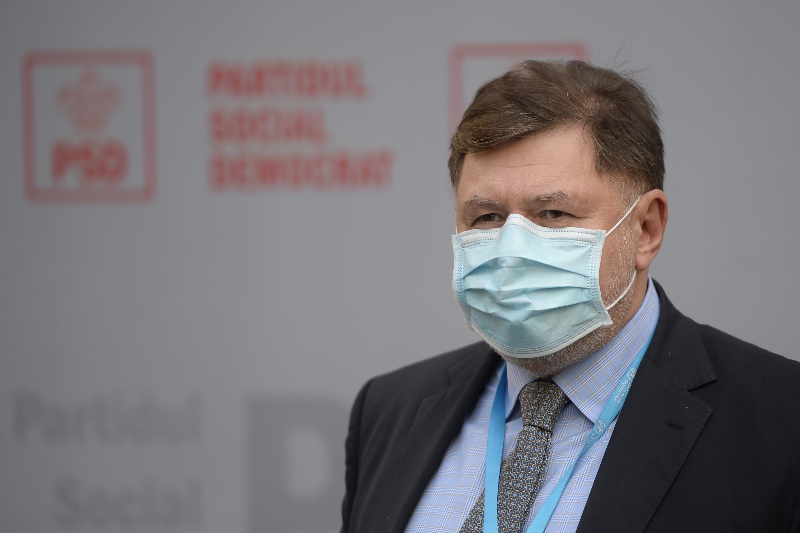 Alexandru Rafila a anunțat că are COVID-19: „Am purtat mască”. De unde a luat boala oficialul OMS