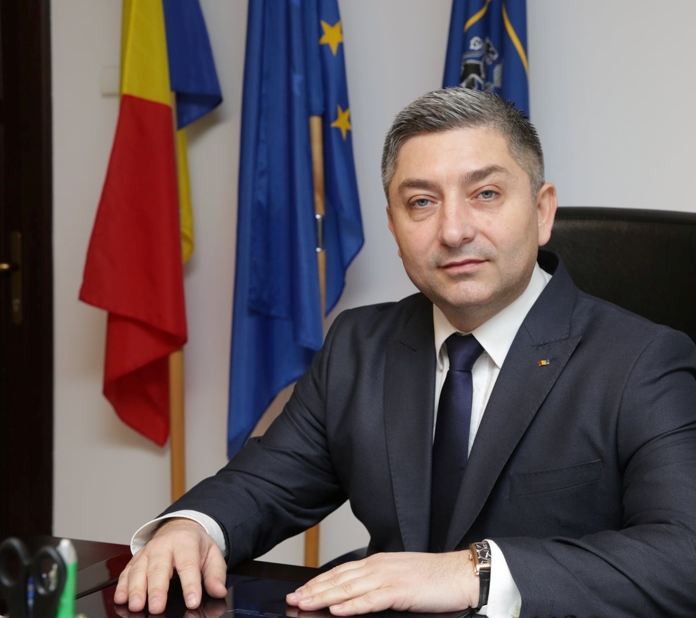 Liberalul Alin Tișe, șeful CJ Cluj, despre negocieri: „Asistăm la o Ciolaniadă grețoasă. Atenție ca rămâneți fără partid!”