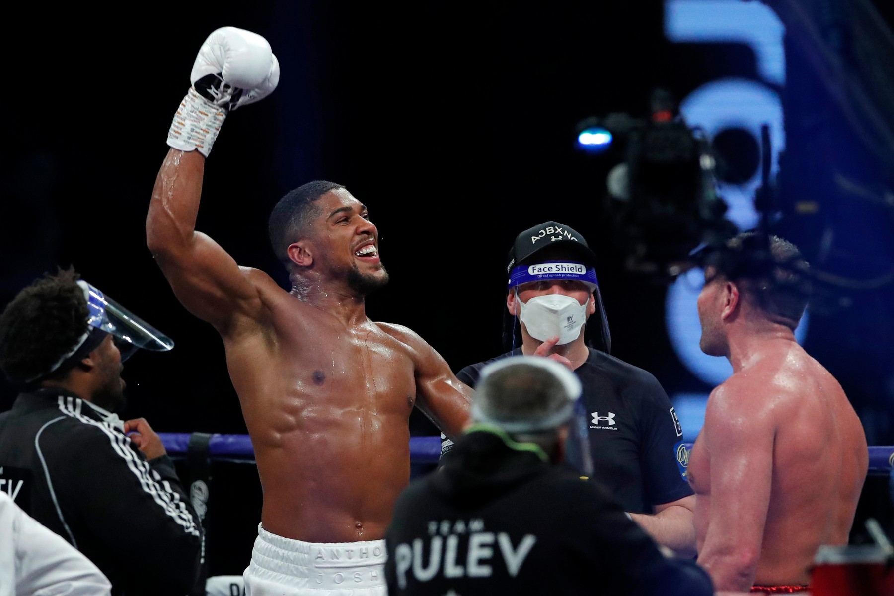 Anthony Joshua şi-a apărat titlul mondial şi se pregăteşte de marea luptă cu Tyson Fury