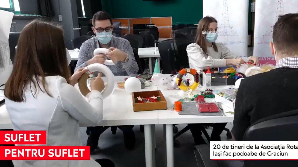 Atelierul Speranței oferă copiilor mai puțin norocoși daruri handmade. Oricine poate contribui cu o sumă de bani