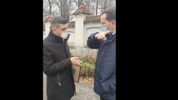 Delegația AUR a întârziat la întâlnirea cu Iohannis de la Cotroceni. Cei 5 delegați s-au învârtit în jurul Palatului