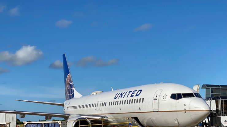 Mulți oameni habar nu aveau: de ce au avioanele ferestrele rotunde?