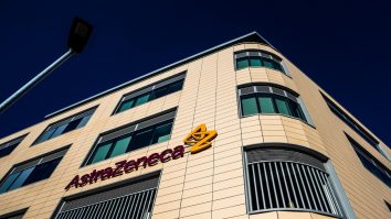 AstraZeneca testează alternativa la vaccin: a administrat anticorpi monoclonali persoanelor expuse la Covid-19