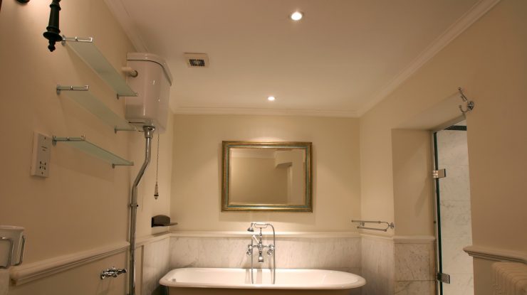 Un expert explică de ce nu trebuie să folosești niciodată toaleta „pentru orice eventualitate” înainte de a ieși din casă