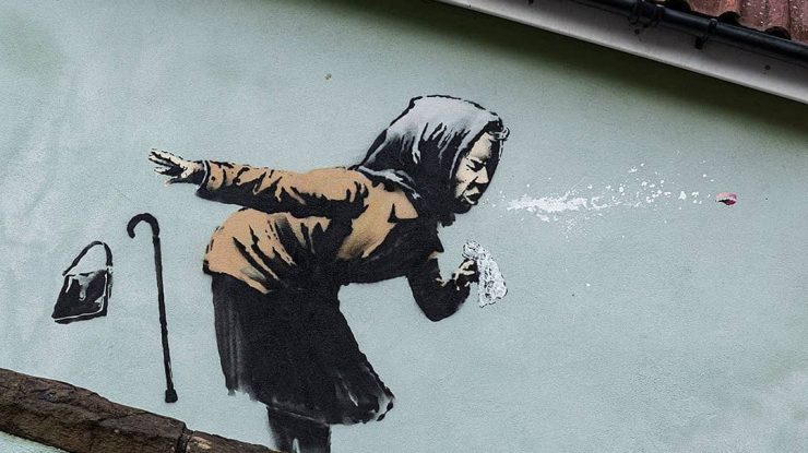 Banksy a realizat o nouă operă în Bristol. O bătrână strănută pe cea mai abruptă stradă din oraș