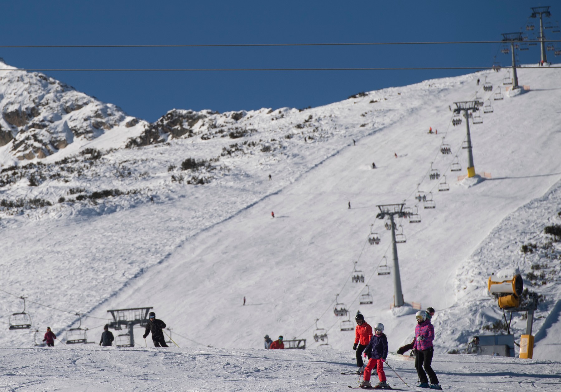 Serbia și Bulgaria au deschis pârtiile de schi. Care sunt regulile pe care trebuie să le respecte turiștii