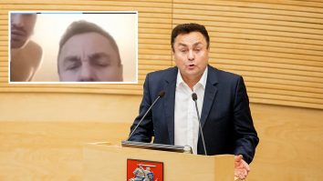 VIDEO. Un bărbat gol apare în spatele unui deputat anti-LGBT în timpul unei întâlniri online