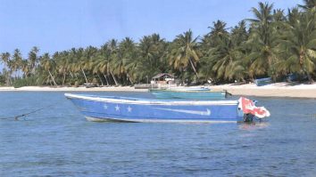 O barcă fantomă încărcată cu 649 de kilograme de cocaină a fost găsită în Pacific