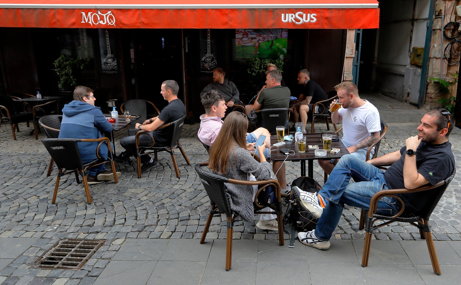 Românii, campioni la băut bere. Suntem în primele locuri la nivel european