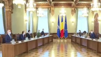 Consultări pe întuneric. Klaus Iohannis a băgat PNL în beznă