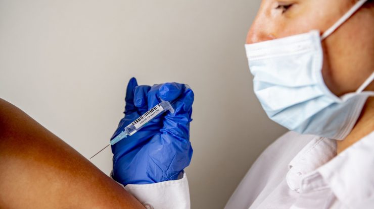 Șeful companiei BioNtech asigură că vor putea crea un nou vaccin „în șase săptămâni”, pentru mutația coronavirusului