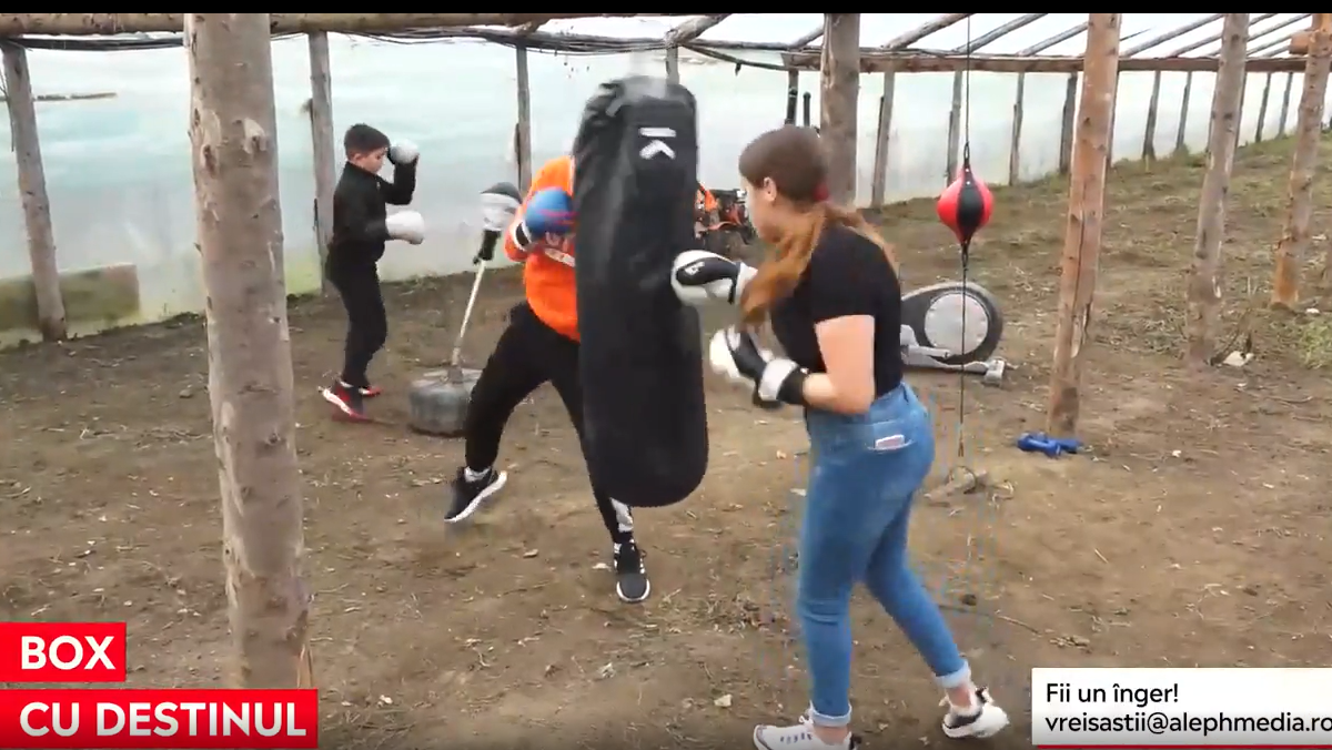 Box cu destinul. Geanina și Ciprian, doi îngerași care se antrenează într-o seră