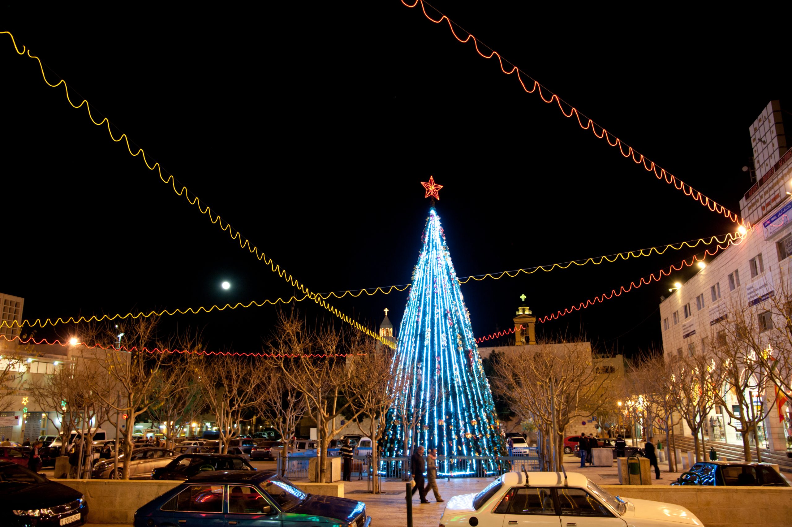 Doar 50 de oameni la aprinderea bradului de Crăciun în Betleem. Din martie, nici un turist nu a mai ajuns în Israel
