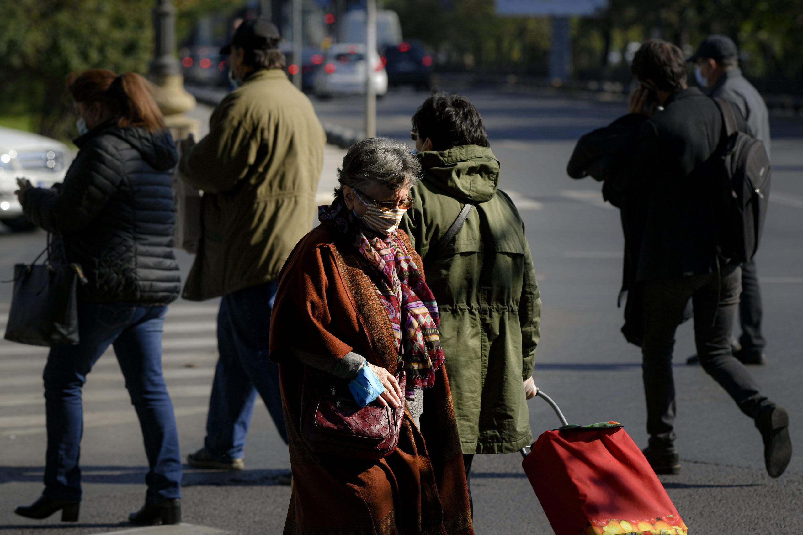 METEO, 17 decembrie. Vremea se menține caldă în toată țara, dar în general închisă