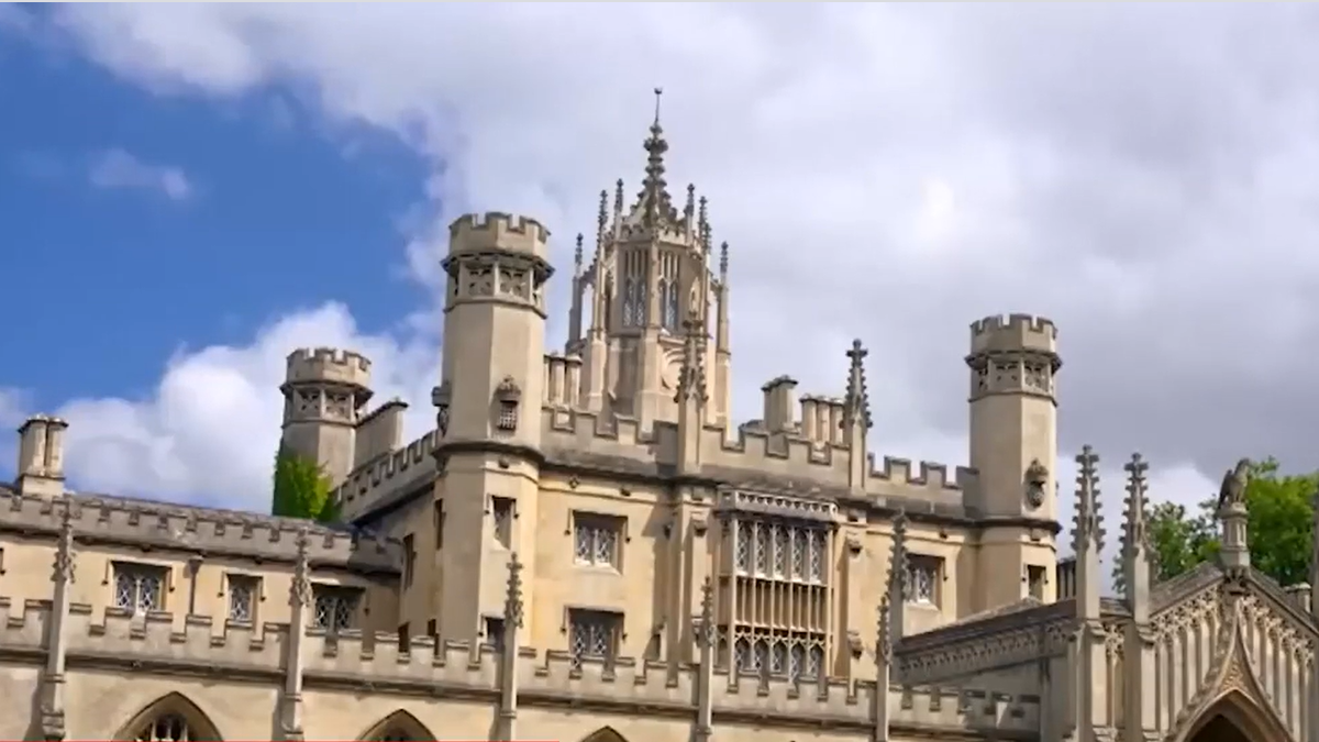 Un vot privind libertatea de exprimare la Universitatea Cambridge a creat controverse. „Întâi toleranța, apoi respectul”.