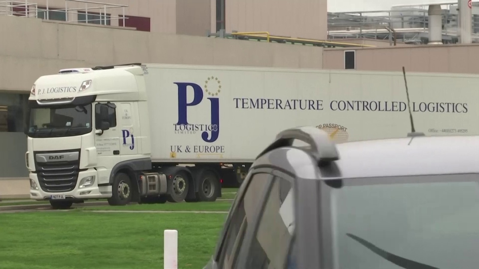 UE critică aprobarea rapidă de către Marea Britanie a vaccinului împotriva COVID-19 dezvoltat de Pfizer și BioNTech