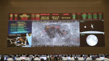 China a trimis pe lună o navă fără oameni la bord