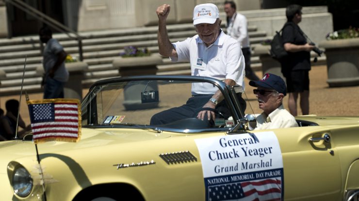 A murit primul pilot care a depășit viteza sunetului. Chuck Yeager avea 97 de ani