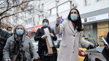 Clotilde Armand îl critică pe Nicuşor Dan: „Să nu mai complice inutil lucrurile“