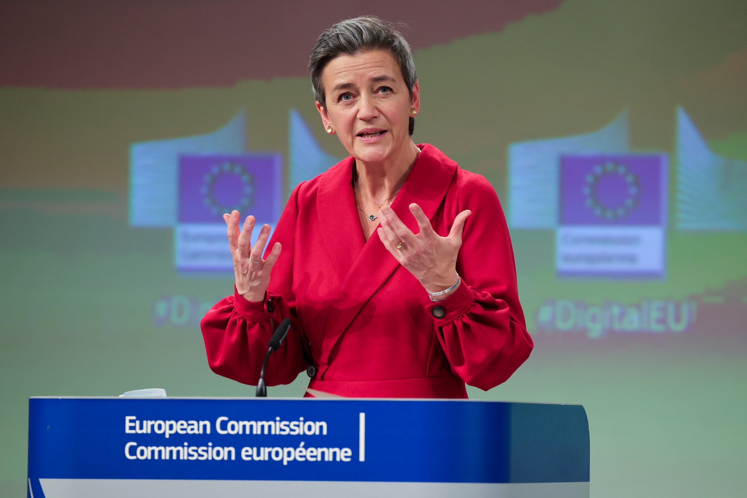 Uniunea Europeană amenință companiile mari de tehnologie cu amenzi mari