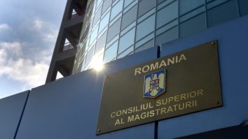CSM îşi alege azi noii şefi: Doi candidați sunt în cursa pentru funcția de președinte