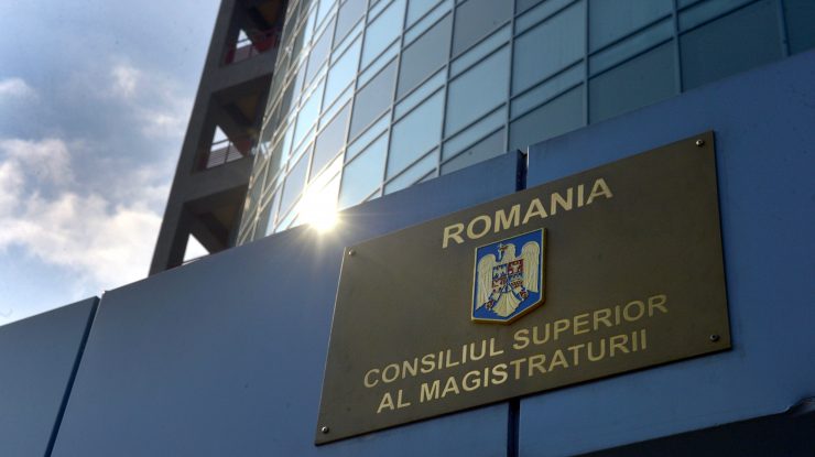 CSM îşi alege azi noii şefi: Doi candidați sunt în cursa pentru funcția de președinte