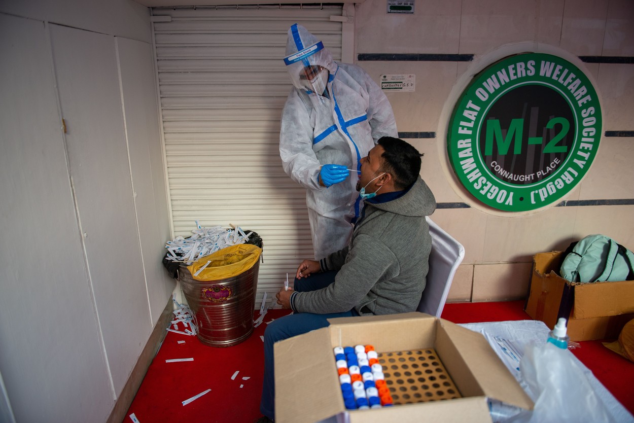 Peste 10 milioane de infectări cu SARS-CoV-2 în India